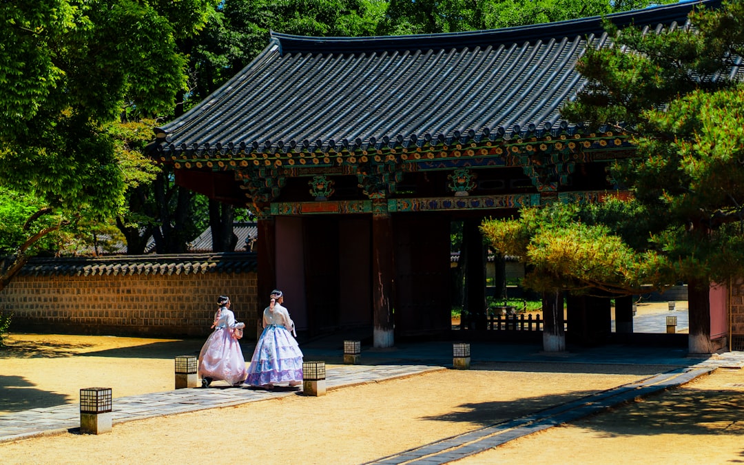 Traditional Korean Hanbok experience at Gyeongbok Palace
